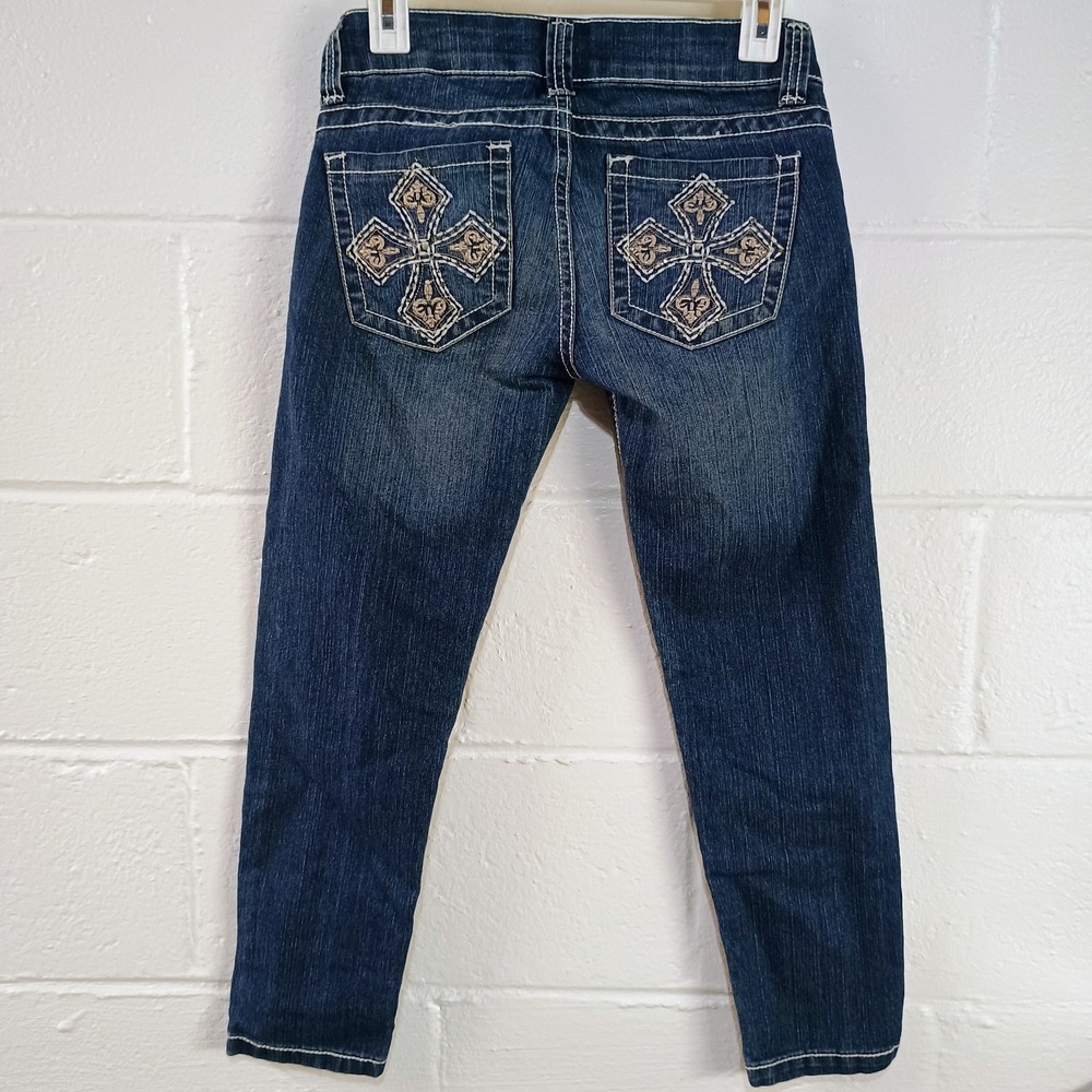 Chinese‎ Laundry Women's Denim Jeans Capri 28 X 24 Medium Blue Wash Embroidered